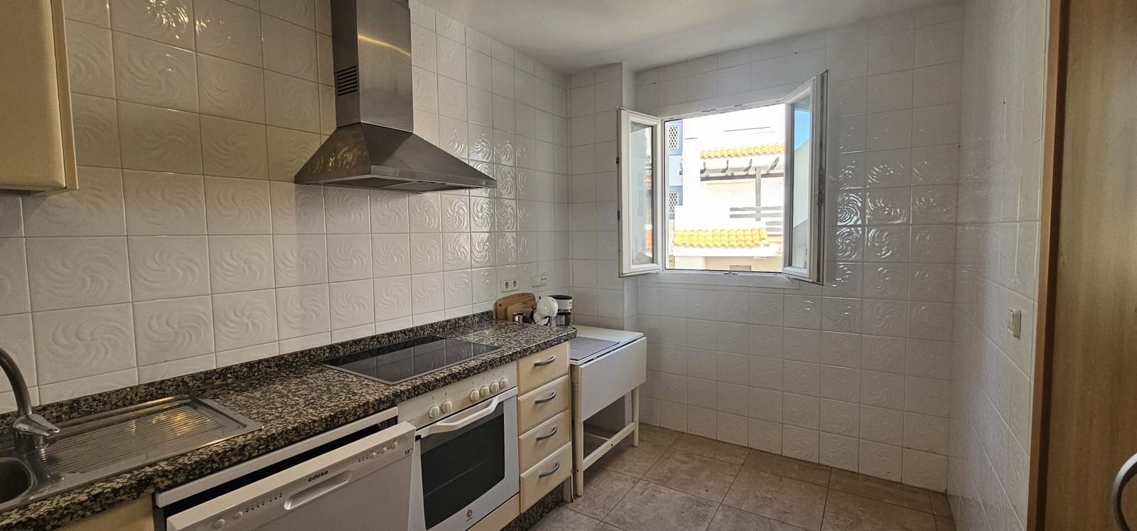 3 slaapkamer Appartement te koop in La Duquesa / Puerto de la Duquesa met zwembad garage - € 360.000 (Ref: 9794360)