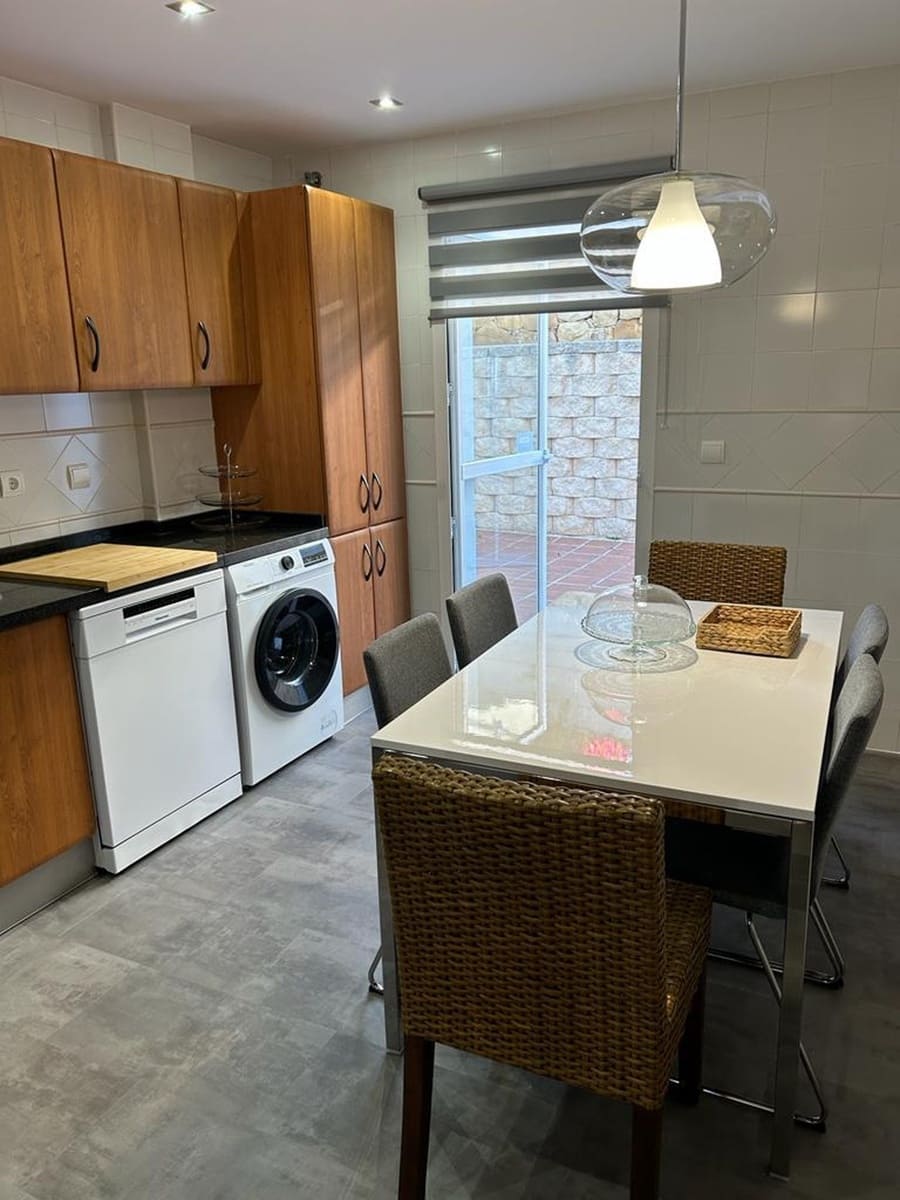 4 quarto Moradia para venda em Manilva com piscina garagem - 525 000 € (Ref: 9824763)