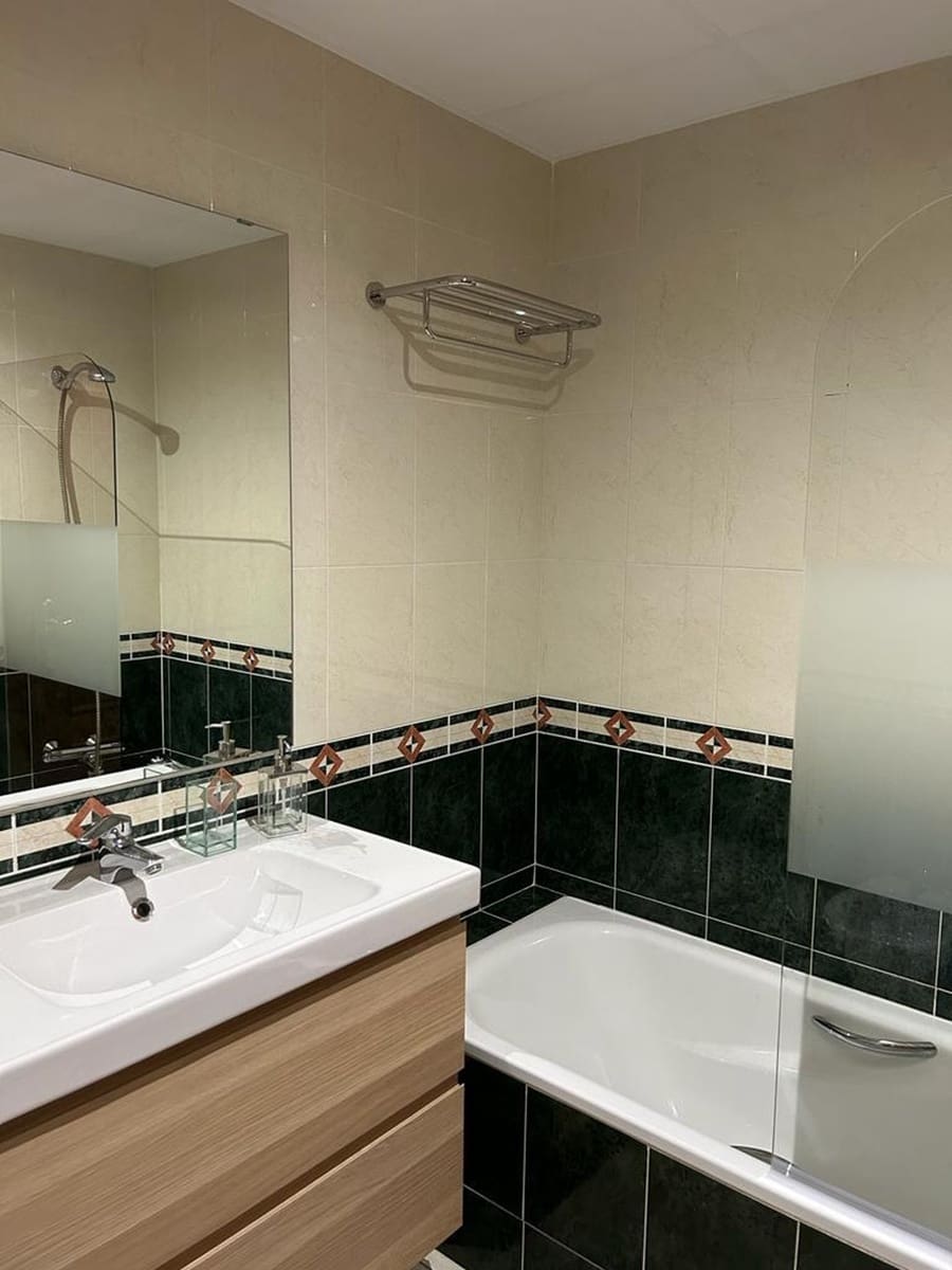 4 quarto Moradia para venda em Manilva com piscina garagem - 525 000 € (Ref: 9824763)