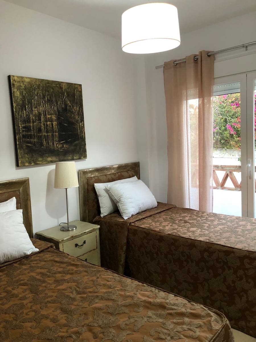 4 quarto Moradia para venda em Manilva com piscina garagem - 525 000 € (Ref: 9824763)