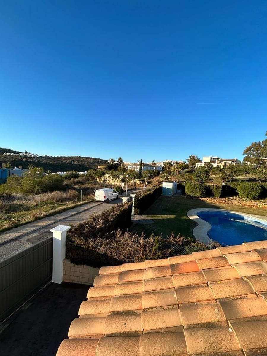 4 quarto Moradia para venda em Manilva com piscina garagem - 525 000 € (Ref: 9824763)