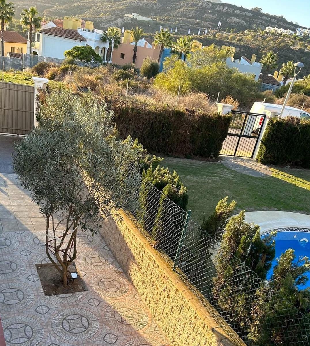 4 quarto Moradia para venda em Manilva com piscina garagem - 525 000 € (Ref: 9824763)