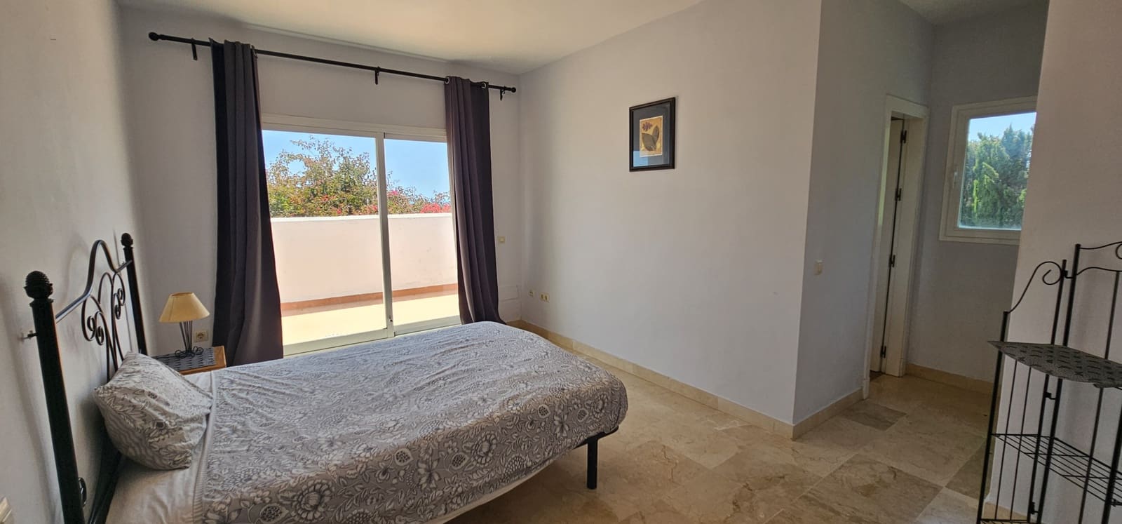 4 Zimmer Villa zu verkaufen in La Alcaidesa mit Pool Garage - 875.000 € (Ref: 9826582)