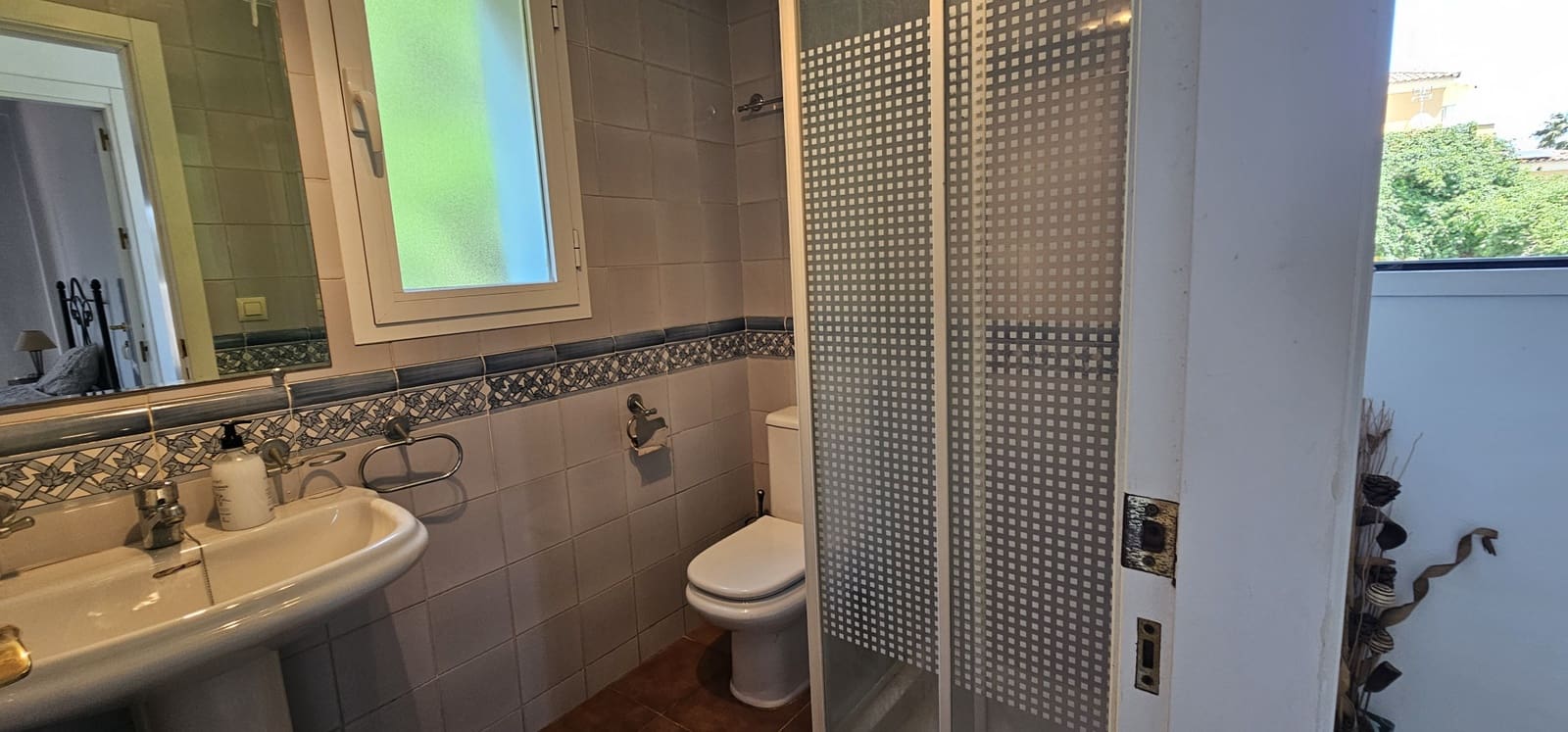 4 Zimmer Villa zu verkaufen in La Alcaidesa mit Pool Garage - 875.000 € (Ref: 9826582)