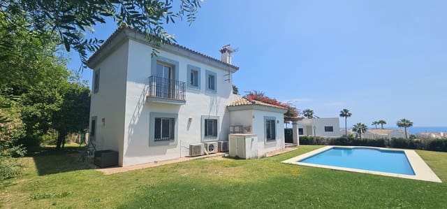 4 Zimmer Villa zu verkaufen in La Alcaidesa mit Pool Garage - 875.000 € (Ref: 9826582)