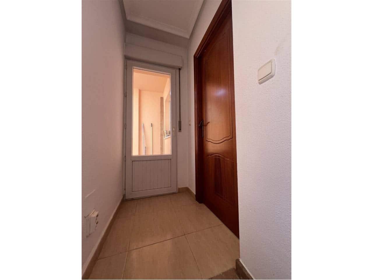 Apartamento de 2 habitaciones en La Manga del Mar Menor en venta con piscina garaje - 315.000 € (Ref: 10023458)
