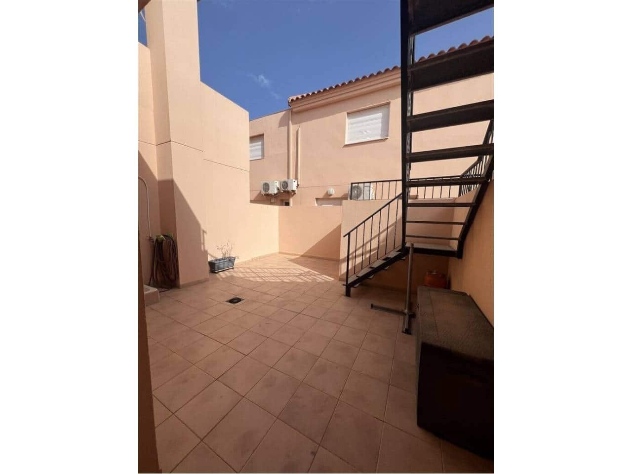 Apartamento de 2 habitaciones en La Manga del Mar Menor en venta con piscina garaje - 315.000 € (Ref: 10023458)