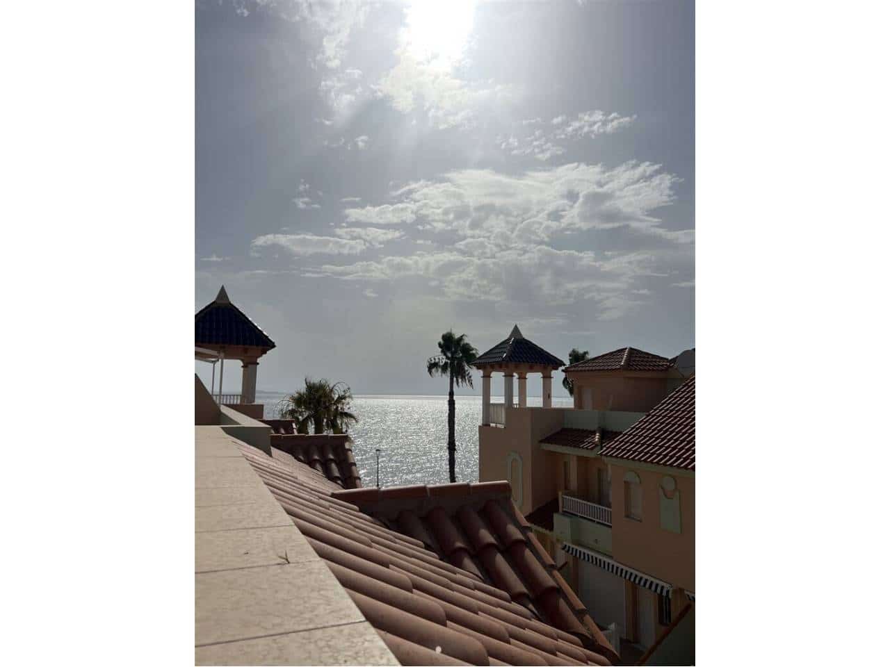Apartamento de 2 habitaciones en La Manga del Mar Menor en venta con piscina garaje - 315.000 € (Ref: 10023458)