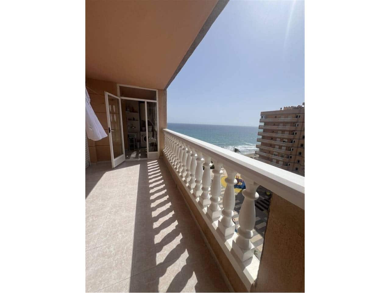 3 sovrum Lägenhet till salu i La Manga del Mar Menor med pool garage - 350 000 € (Ref: 10044374)
