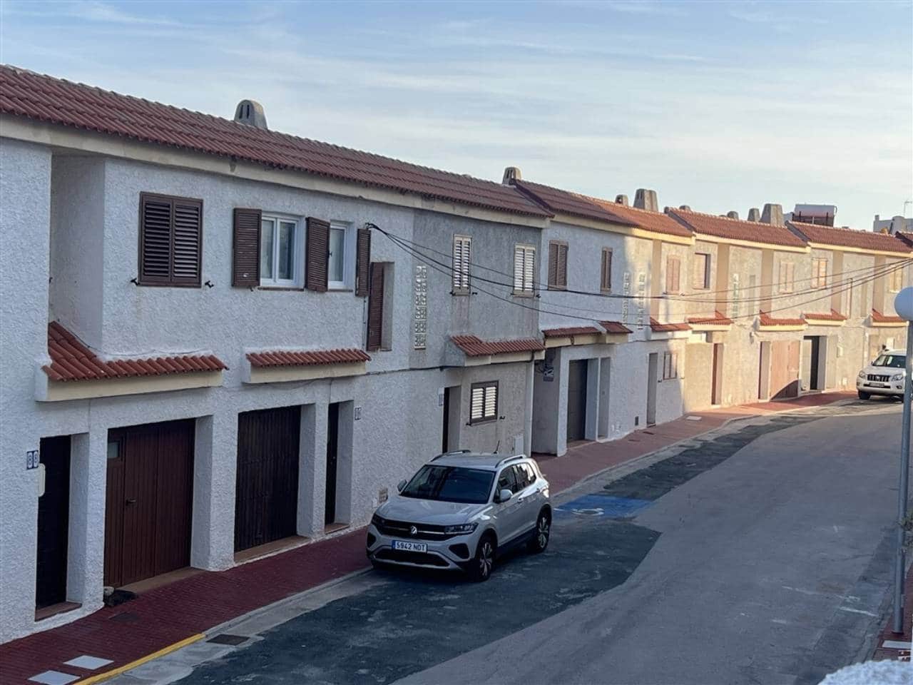 4 soverom Leilighet til salgs i La Manga del Mar Menor med svømmebasseng garasje - € 195 000 (Ref: 10145636)