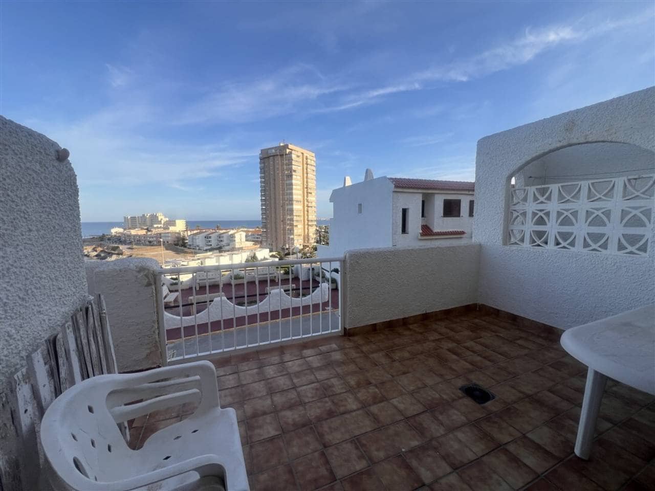 4 soverom Leilighet til salgs i La Manga del Mar Menor med svømmebasseng garasje - € 195 000 (Ref: 10145636)