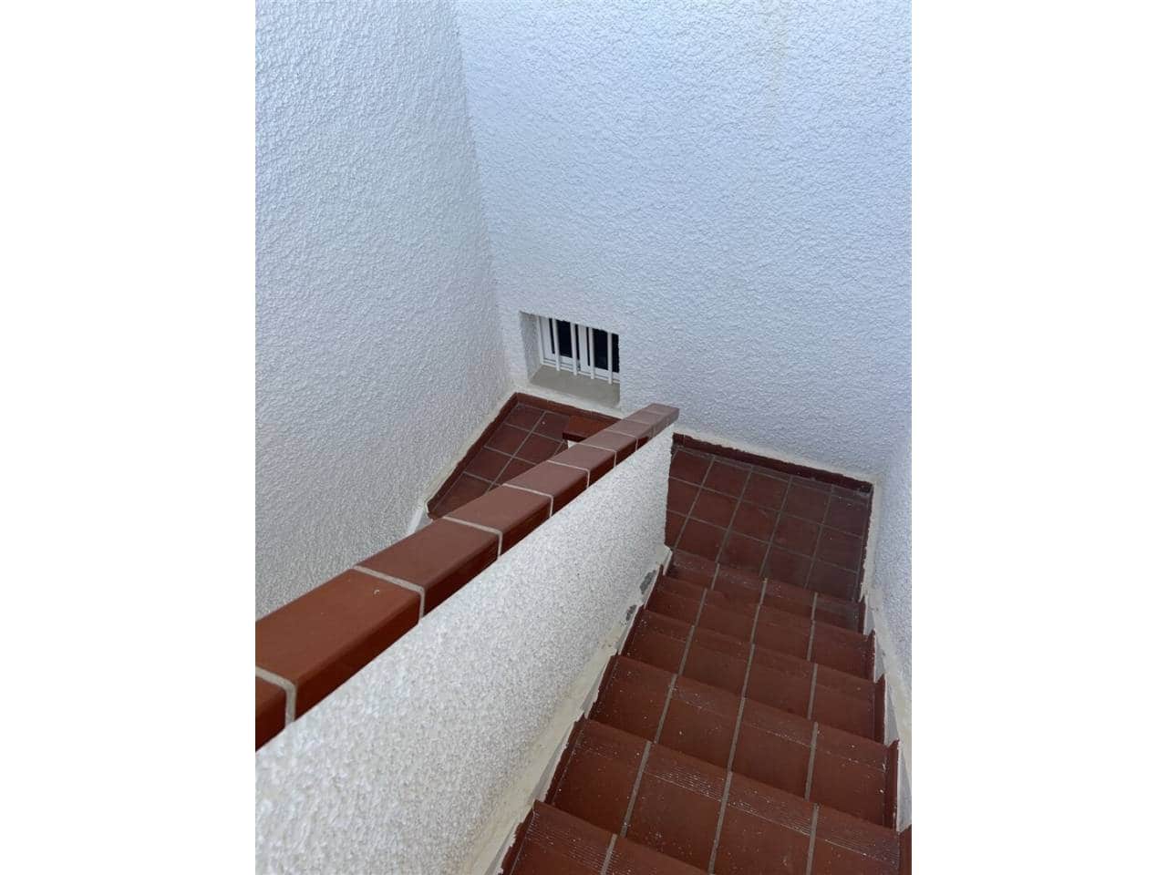 4 soverom Leilighet til salgs i La Manga del Mar Menor med svømmebasseng garasje - € 195 000 (Ref: 10145636)