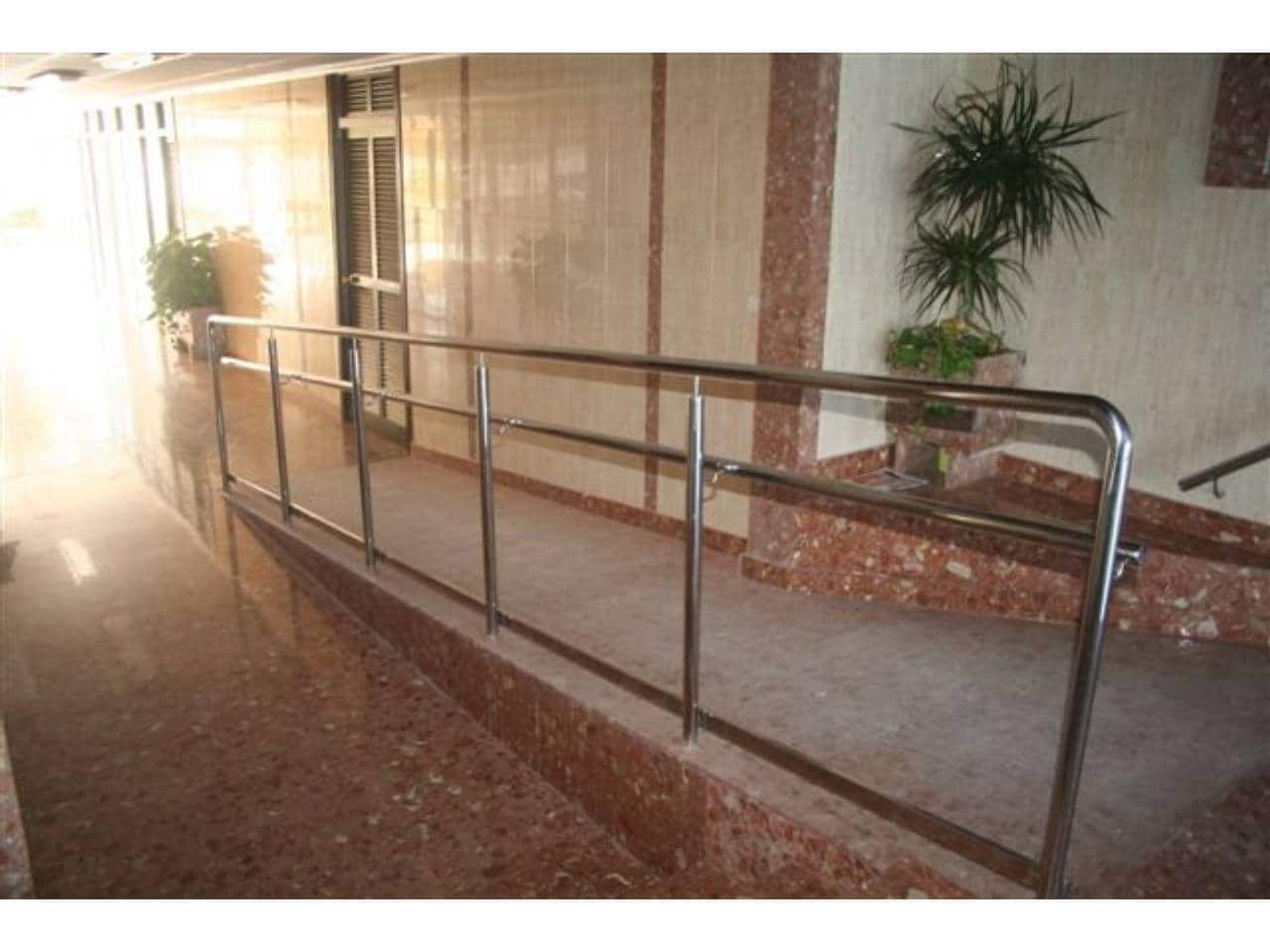 1 soveværelse Lejlighed til salg i La Manga del Mar Menor med swimmingpool - € 130.000 (Ref: 2091542)
