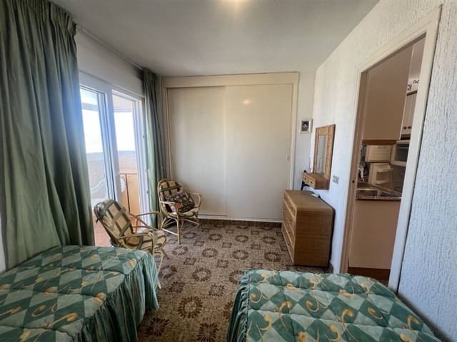 1 soveværelse Lejlighed til salg i La Manga del Mar Menor med swimmingpool - € 130.000 (Ref: 2091542)