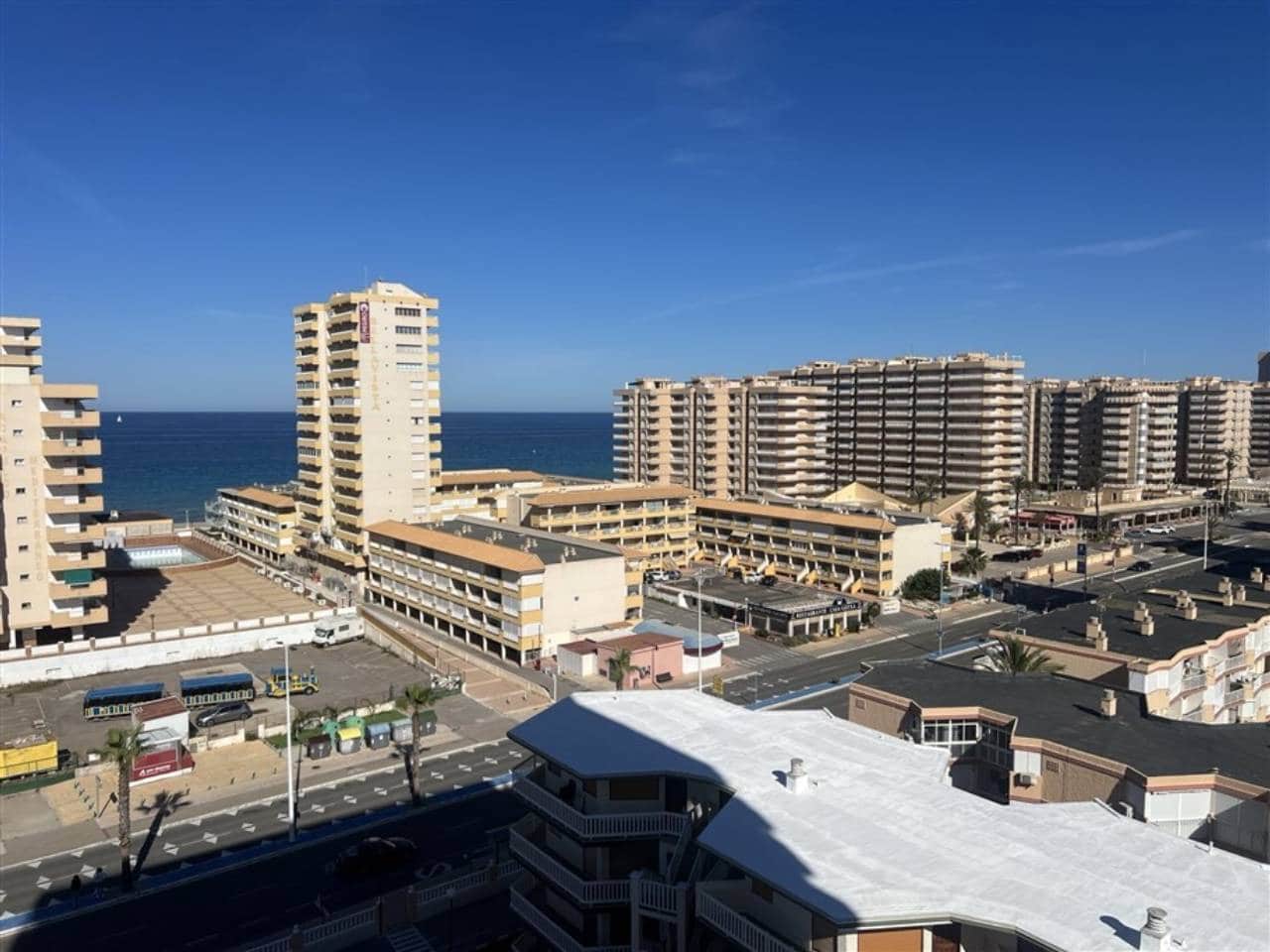 1 soveværelse Lejlighed til salg i La Manga del Mar Menor med swimmingpool - € 130.000 (Ref: 2091542)