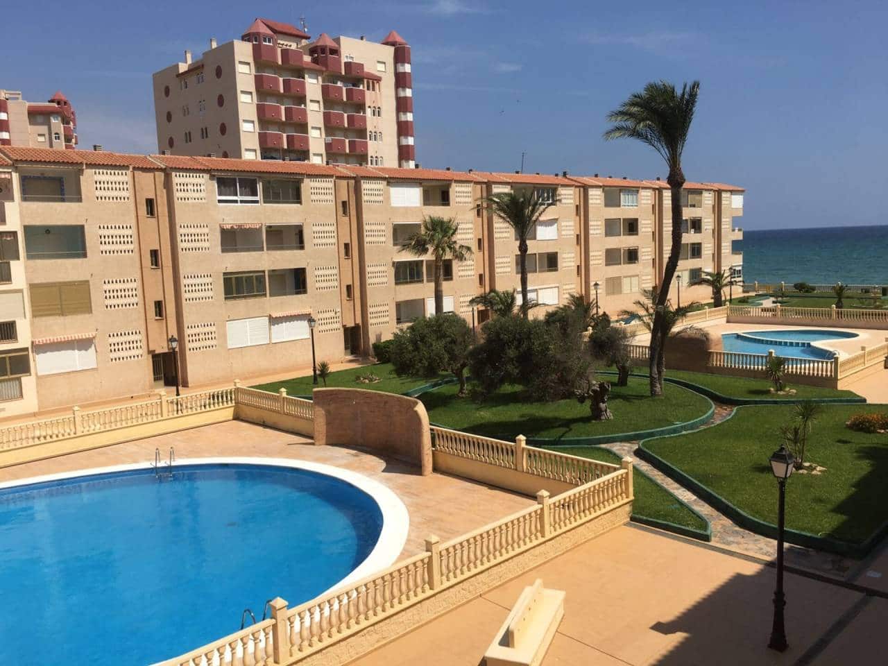3 slaapkamer Flat voor vakantieverhuur in La Manga del Mar Menor met zwembad garage - € 875 (Ref: 6037642)