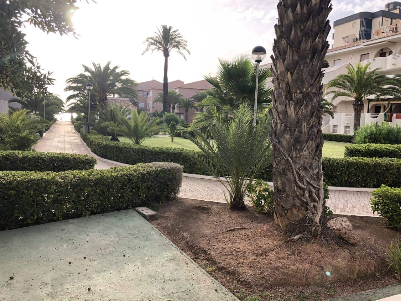 Piso de 3 habitaciones en La Manga del Mar Menor en venta con garaje - 150.000 € (Ref: 6269182)