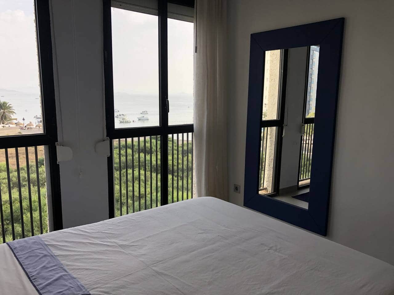 Piso de 3 habitaciones en La Manga del Mar Menor en venta con garaje - 150.000 € (Ref: 6269182)