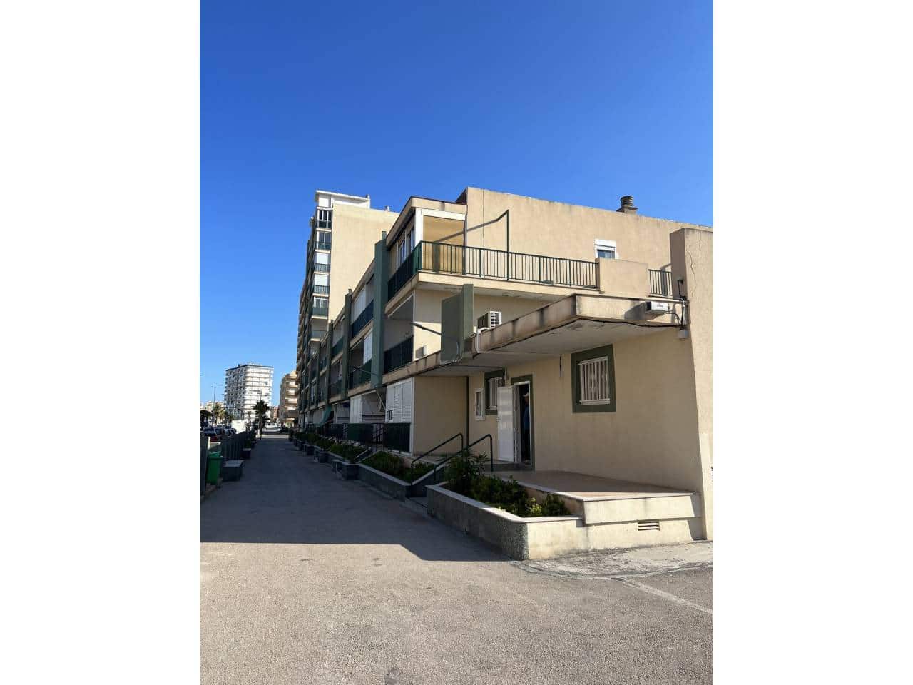 2 bedroom Apartment for sale in La Manga del Mar Menor with pool garage - € 143,000 (Ref: 7563978)