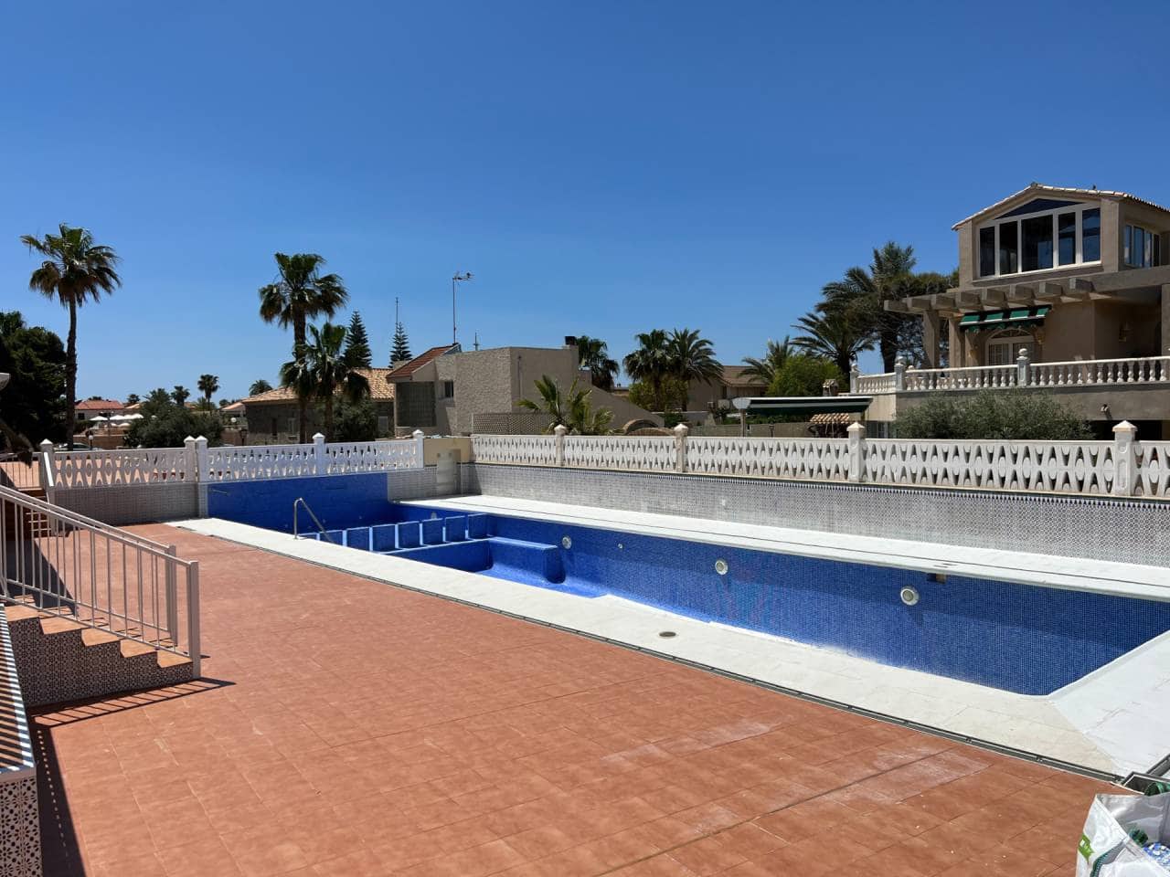 2 bedroom Apartment for sale in La Manga del Mar Menor with pool garage - € 143,000 (Ref: 7563978)
