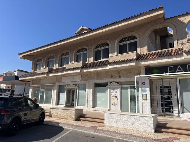 Commercial for sale in La Manga del Mar Menor - € 600,000 (Ref: 7844644)