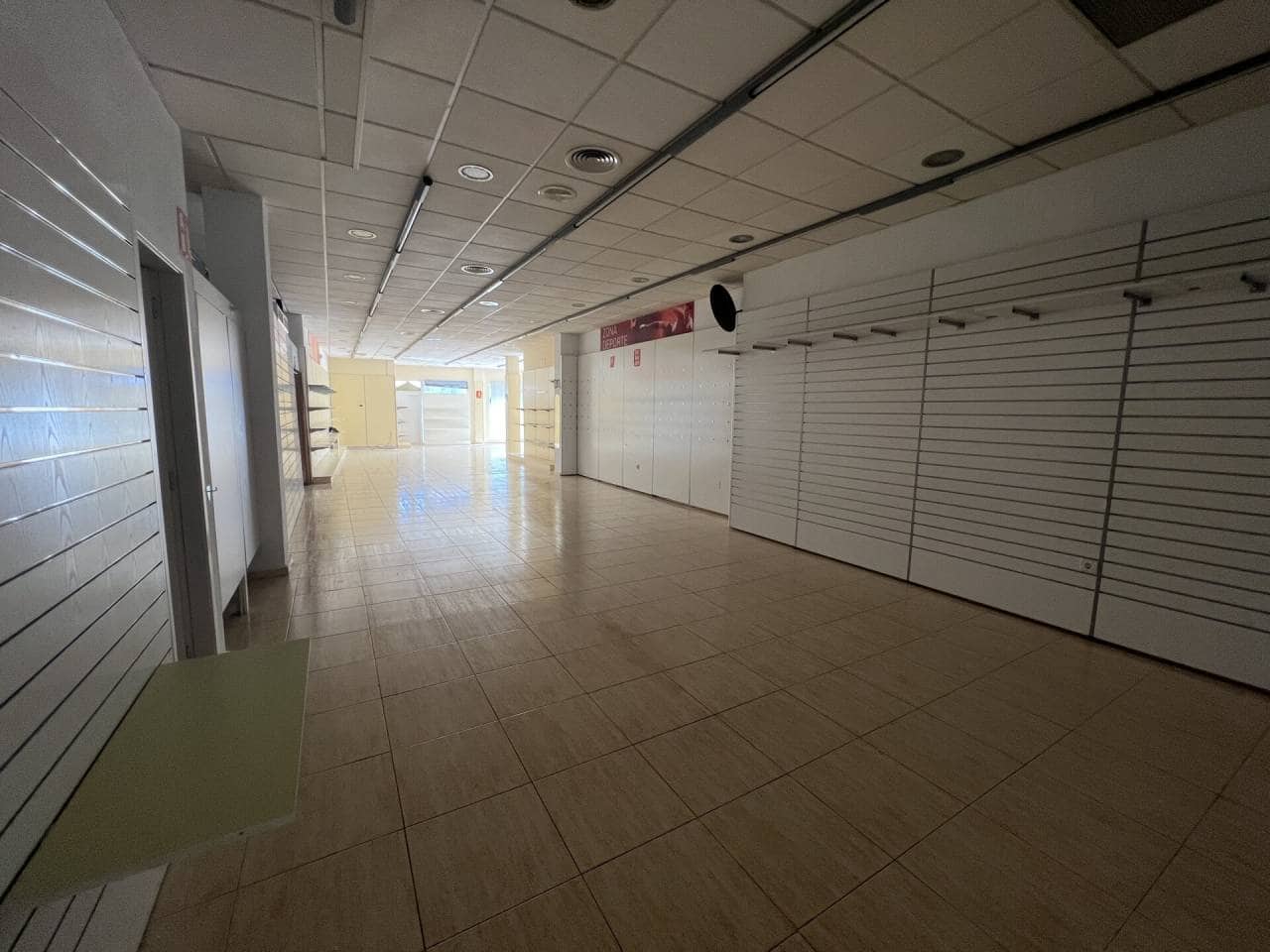 Erhverv til salg i La Manga del Mar Menor - € 600.000 (Ref: 7844644)