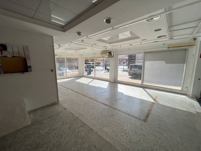 Commercial for sale in La Manga del Mar Menor - € 600,000 (Ref: 7844644)