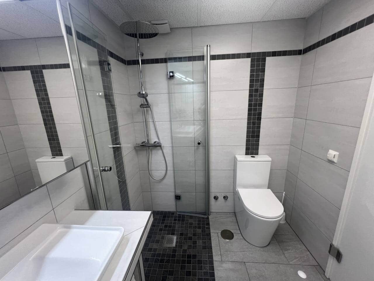 2 soveværelse Lejlighed til salg i La Manga del Mar Menor med swimmingpool - € 318.000 (Ref: 8488498)