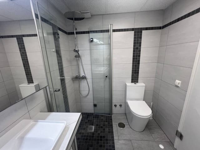 2 Zimmer Apartment zu verkaufen in La Manga del Mar Menor mit Pool - 318.000 € (Ref: 8488498)