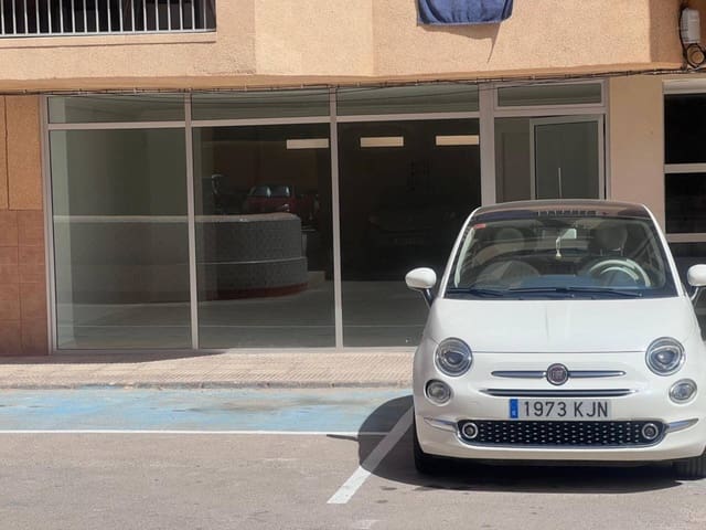 Commercial for rent in La Manga del Mar Menor - € 600 (Ref: 8518863)