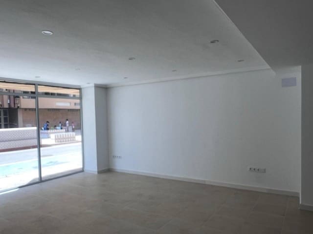 Commercial for rent in La Manga del Mar Menor - € 600 (Ref: 8518863)
