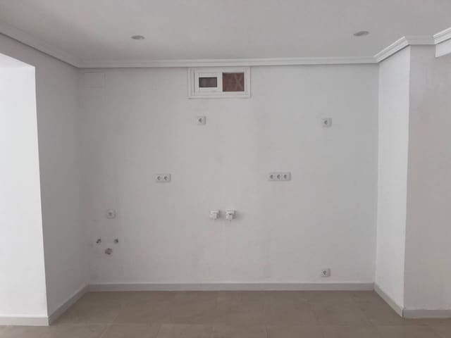 Commercial for rent in La Manga del Mar Menor - € 600 (Ref: 8518863)