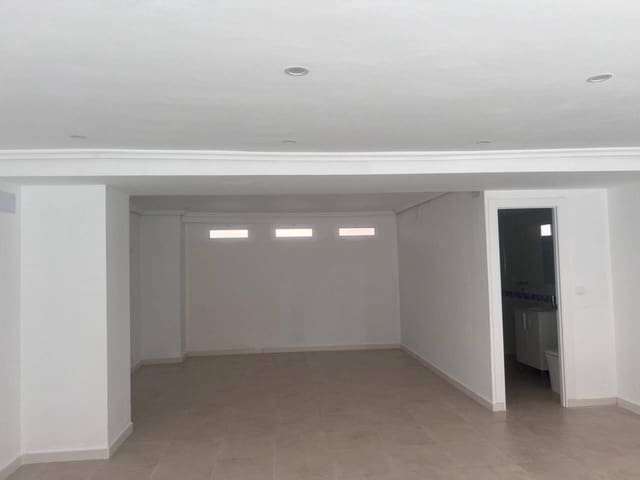 Commercial for rent in La Manga del Mar Menor - € 600 (Ref: 8518863)