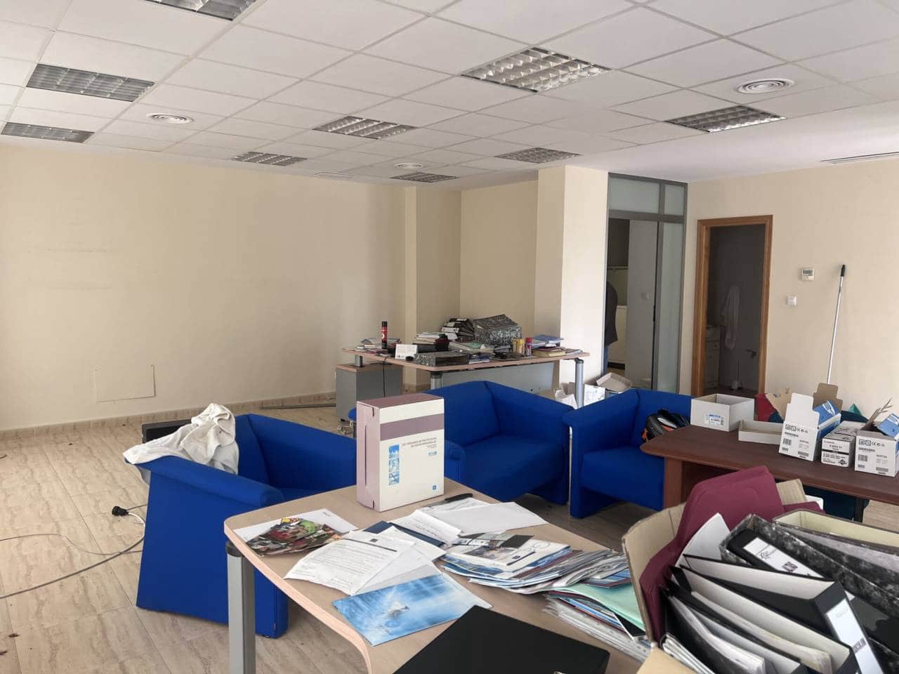 Kommersiell til salgs i La Manga del Mar Menor med garasje - € 120 000 (Ref: 8816878)