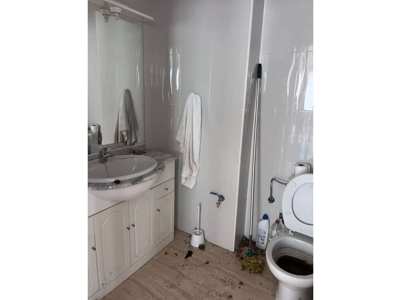 Kommersiell til salgs i La Manga del Mar Menor med garasje - € 120 000 (Ref: 8816878)