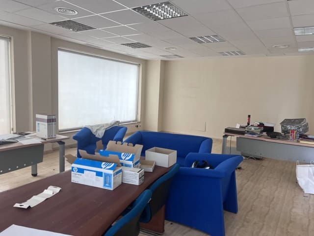 Commercial for sale in La Manga del Mar Menor with garage - € 120,000 (Ref: 8816878)