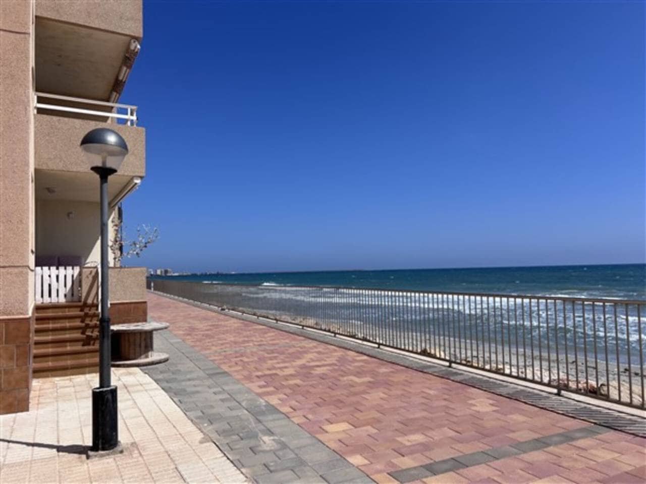 2 bedroom Apartment for sale in La Manga del Mar Menor with garage - € 138,000 (Ref: 8928321)