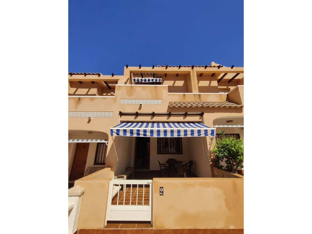 2 bedroom Apartment for sale in La Manga del Mar Menor with pool - € 178,500 (Ref: 9008473)