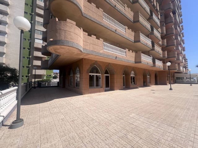 Kaupallinen myytävänä paikassa La Manga del Mar Menor - 97 000 € (Ref: 9127892)