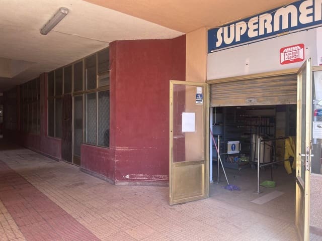 Commercial for sale in La Manga del Mar Menor - € 320,000 (Ref: 9279890)