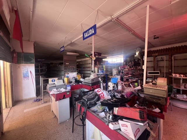 Commercial for sale in La Manga del Mar Menor - € 320,000 (Ref: 9279890)