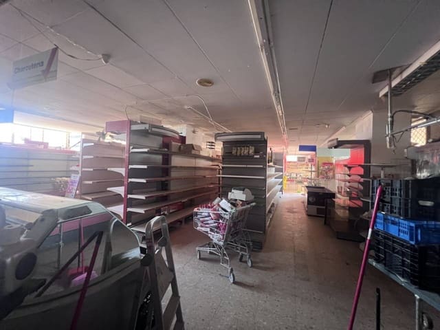 Commercial for sale in La Manga del Mar Menor - € 320,000 (Ref: 9279890)