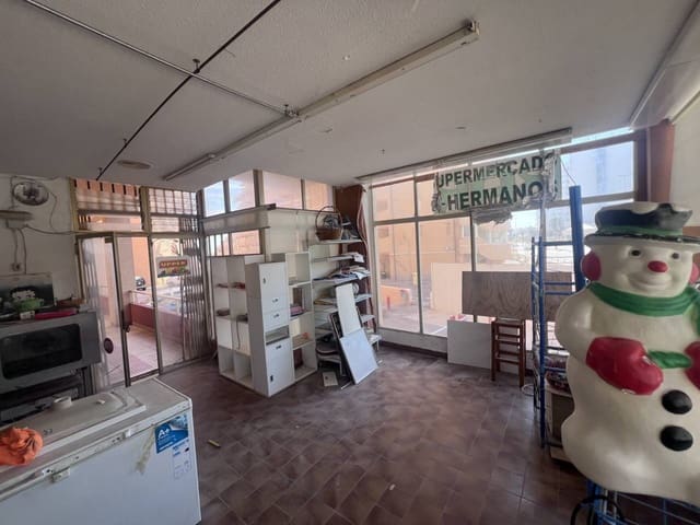 Commercial for sale in La Manga del Mar Menor - € 48,000 (Ref: 9279891)