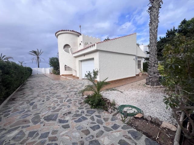3 bedroom Villa for sale in La Manga del Mar Menor with pool garage - € 495,000 (Ref: 9289949)
