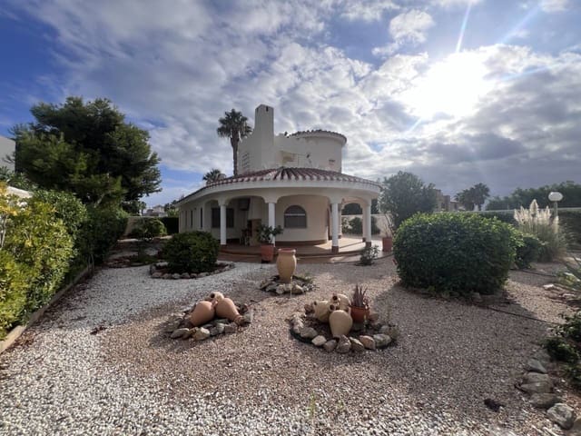 3 bedroom Villa for sale in La Manga del Mar Menor with pool garage - € 495,000 (Ref: 9289949)