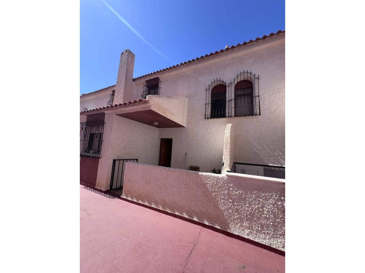 3 bedroom Apartment for sale in La Manga del Mar Menor with pool garage - € 180,000 (Ref: 9294953)