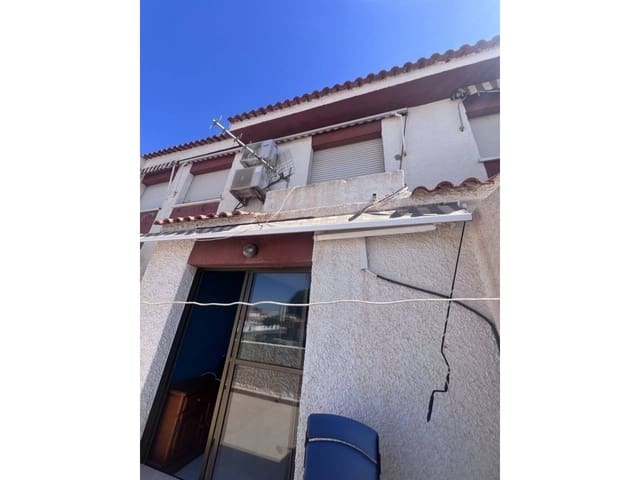 3 bedroom Apartment for sale in La Manga del Mar Menor with pool garage - € 180,000 (Ref: 9294953)