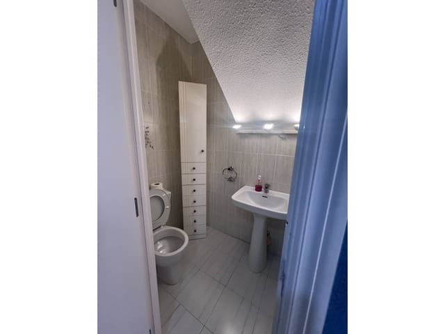 3 bedroom Apartment for sale in La Manga del Mar Menor with pool garage - € 180,000 (Ref: 9294953)