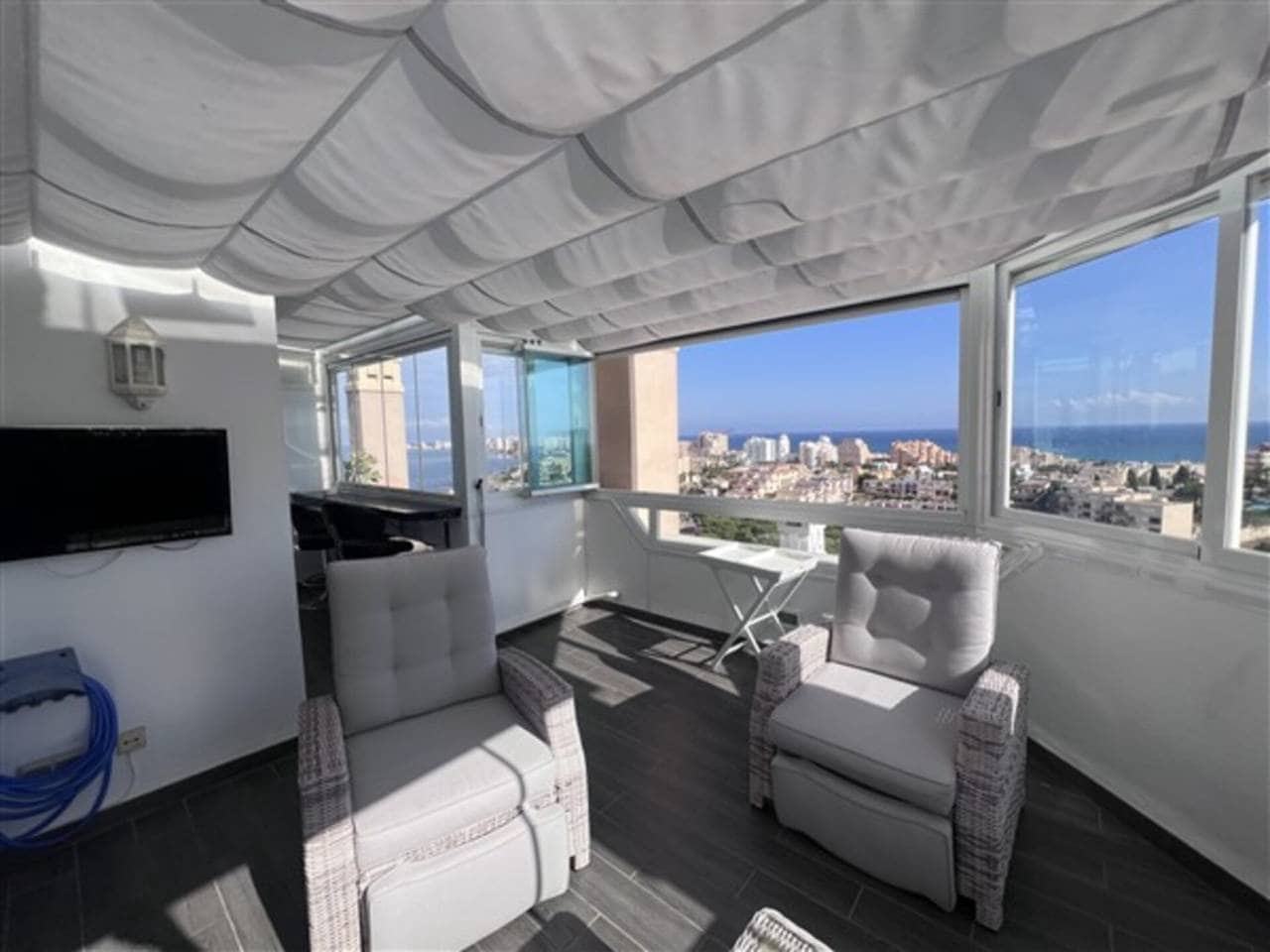 2 chambre Appartement à vendre à La Manga del Mar Menor avec piscine garage - 290 000 € (Ref: 9330056)