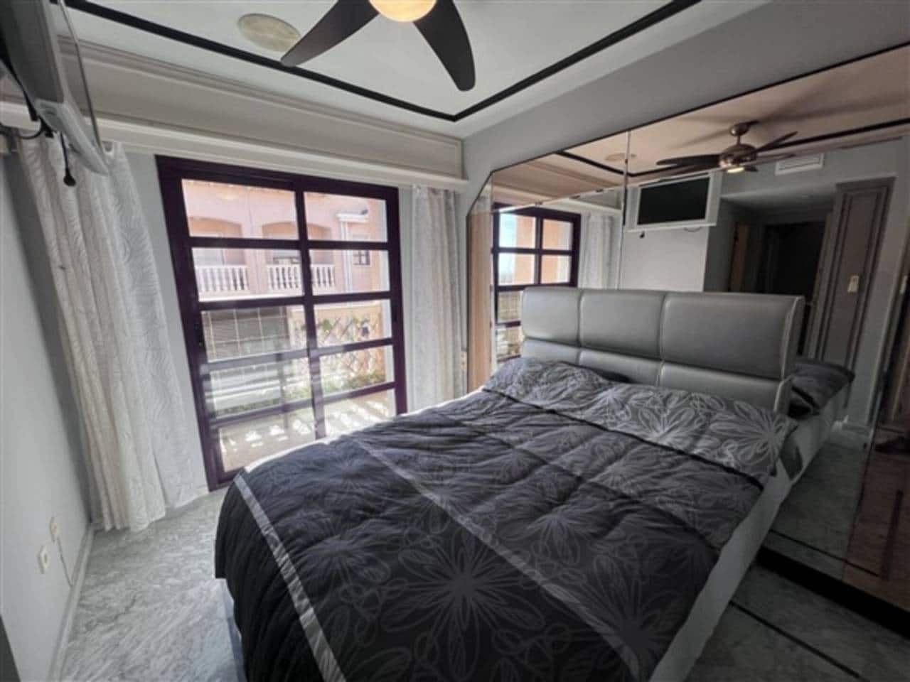 2 chambre Appartement à vendre à La Manga del Mar Menor avec piscine garage - 290 000 € (Ref: 9330056)